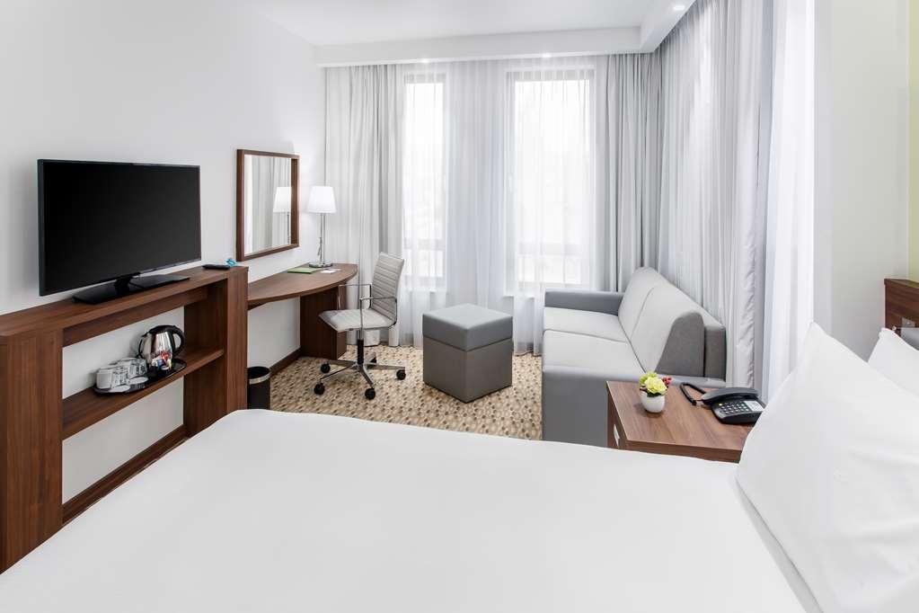 Hotel Hampton By Hilton Gdansk Oliwa Zimmer foto